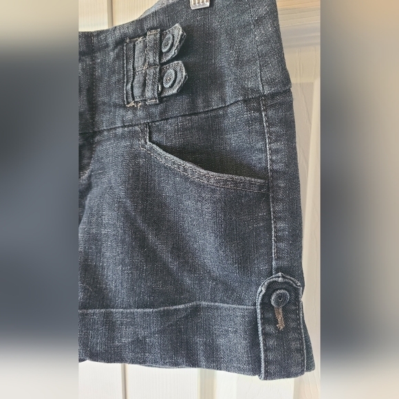 Kismet Shorts - Picture 2 of 5